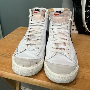 Nike Blazers (9M)